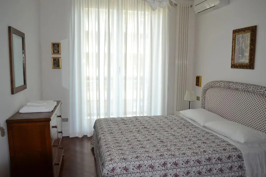 Mascagni Central Apartment 2 Milan