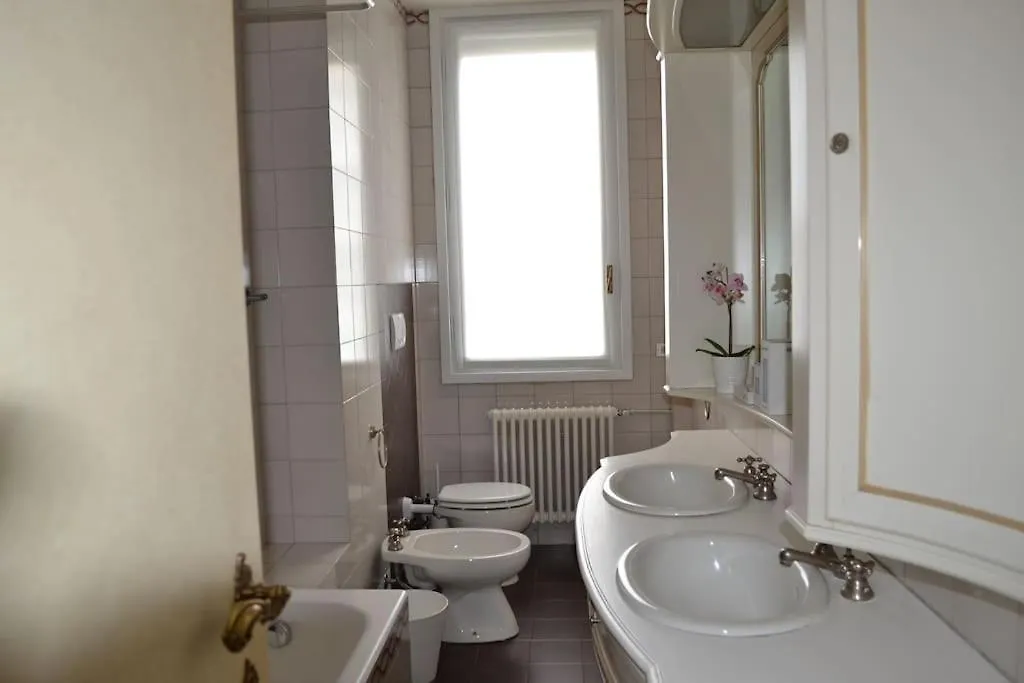 Mascagni Central Apartment 2 Milan